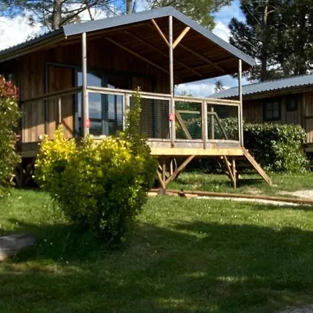 Kamp alanı 30m² Avec Terrasse Et Coffre-fort - Api-1-52-557 *