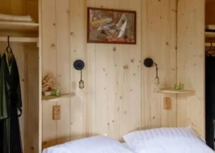 Camping 30m² Avec Terrasse Et Coffre-fort - Api-1-52-557 Le Fouilloux