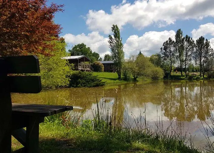 Camping 30m² Avec Terrasse Et Coffre-fort - Api-1-52-557