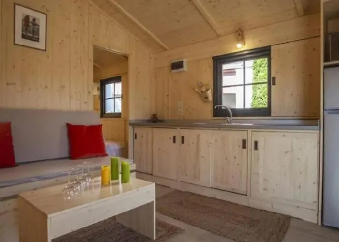 30m² Avec Terrasse Et Coffre-fort - Api-1-52-557 Camping