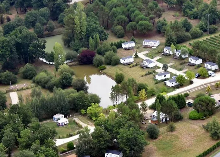 30m² Avec Terrasse Et Coffre-fort - Api-1-52-557 Camping *